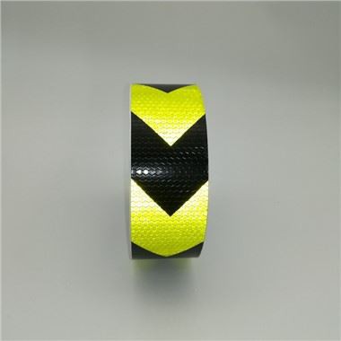 Odsevni opozorilni trak